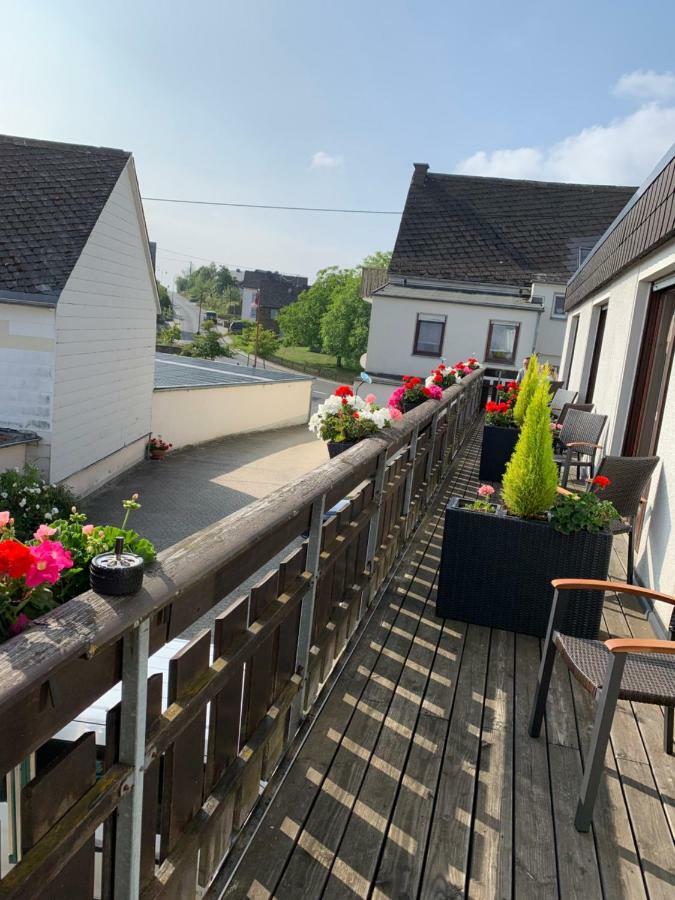 Mannebach  Vina Am Ring Bed & Breakfast エクステリア 写真